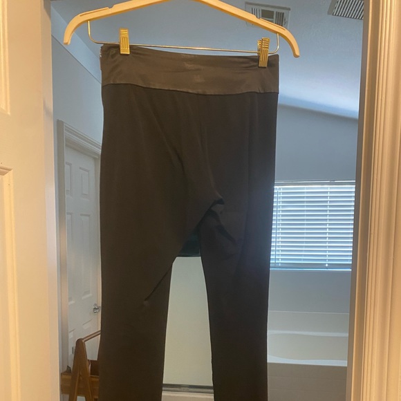 Nicole Miller Lace Leggings - Picture 4 of 4